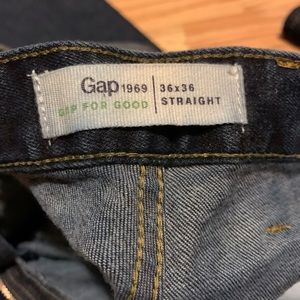 NWOT Gap Men’s straight leg jeans dark wash